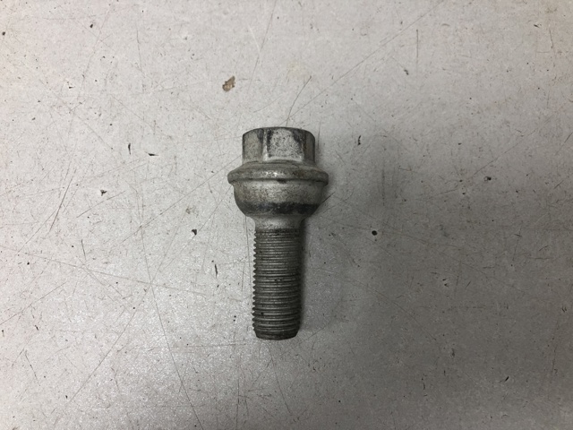 Колісний болт A0009902407 MERCEDES