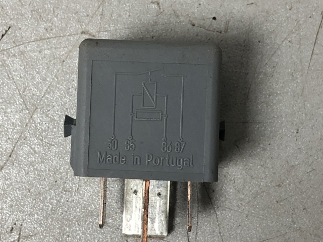 Реле стартера A0025422619 MERCEDES