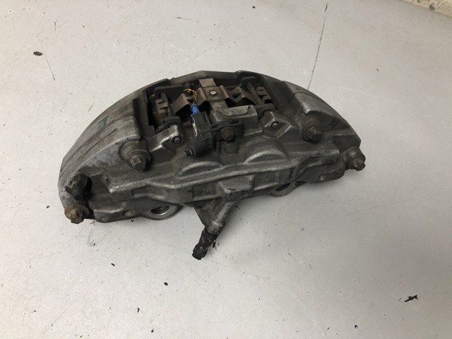 Супорт гальмівний, передній, правий A0114219898 MERCEDES