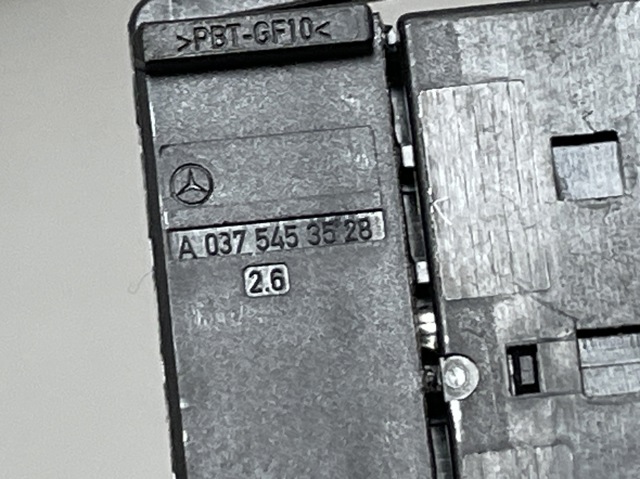 Роз'єм (фішка) заднього ліхтаря A0375453528 MERCEDES