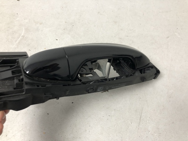 Ручка передніх дверей зовнішня, ліва A0997601359 MERCEDES