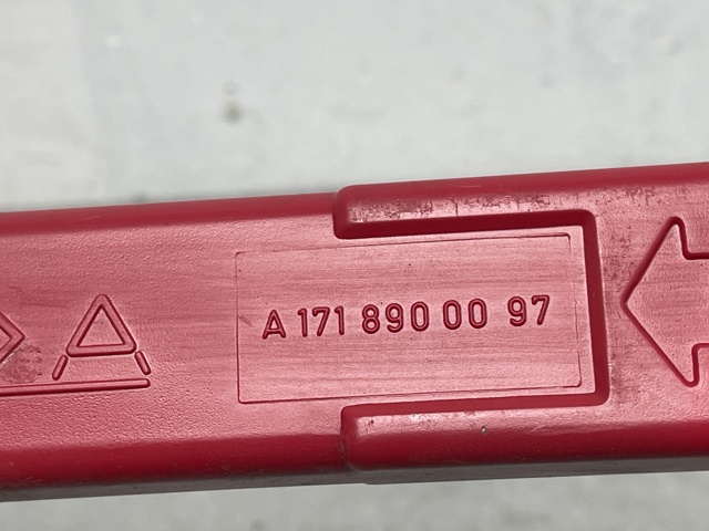 Знак аварійної зупинки A1718900097 MERCEDES
