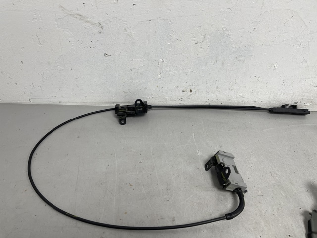 Замок кришки капота A2048800260 MERCEDES