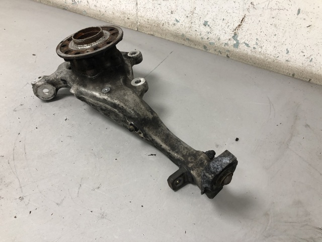 Цапфа поворотного кулака A2053322800 MERCEDES