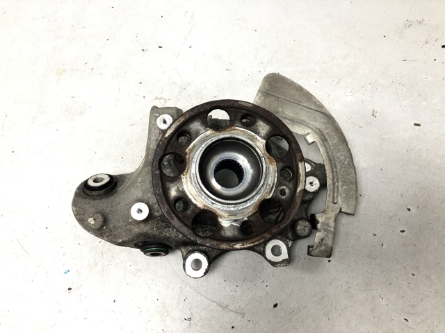Кулак поворотний лівий A2053508708 MERCEDES