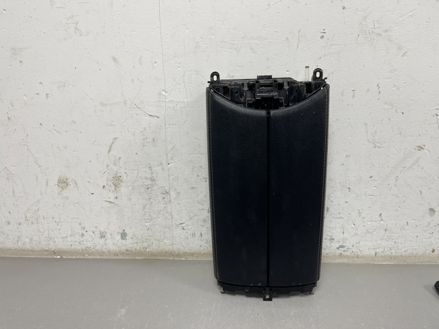 Кришка підлокітника A2056808804 MERCEDES