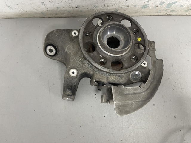 Цапфа поворотного кулака A2133503205 MERCEDES