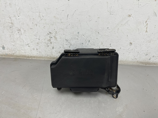 Корпус блока запобіжників A2135400024 MERCEDES