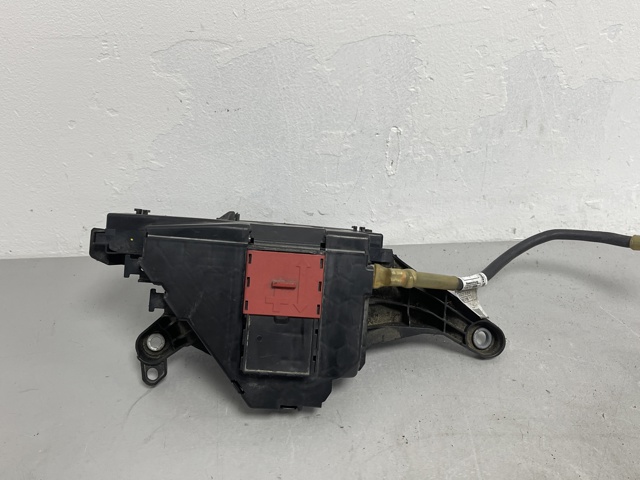 Коробка запобіжників A2135400350 MERCEDES