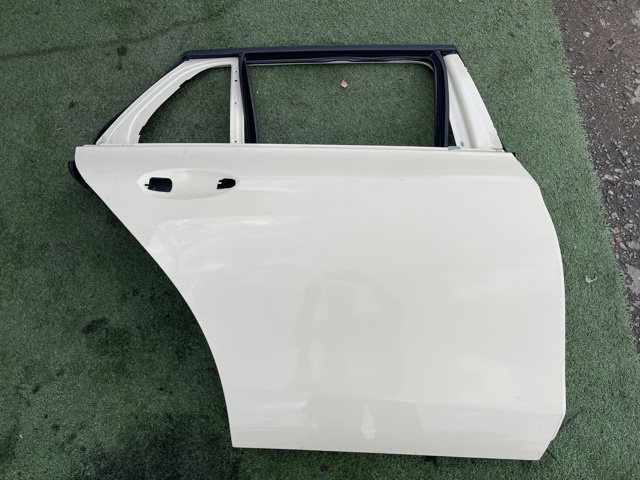 Двері задні в зборі A2137300405 MERCEDES