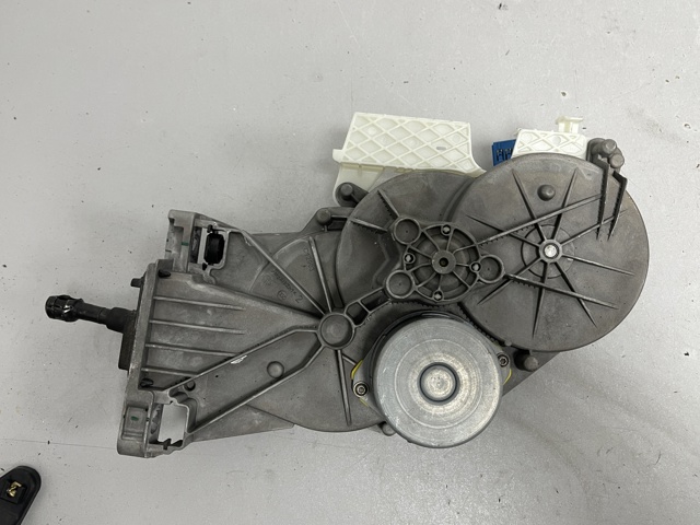 Актуатор замка ляди A2137605600 MERCEDES