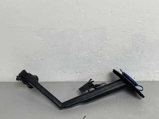 Горловина бачка омивача A2138600064 MERCEDES