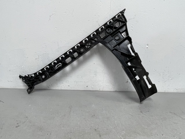 Напрямна заднього бампера, права A2138850463 MERCEDES