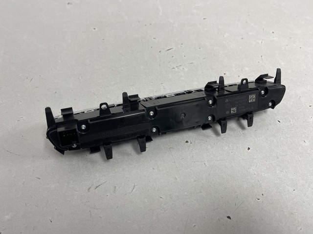 Блок кнопок центральної консолі A2139054003 MERCEDES