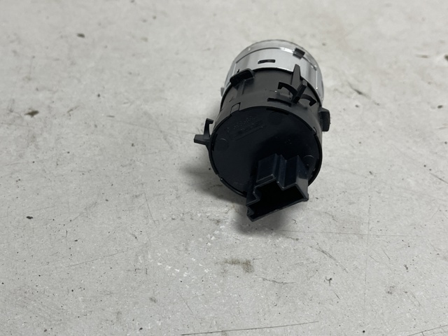 Кнопка запуску двигуна A2139055500 MERCEDES
