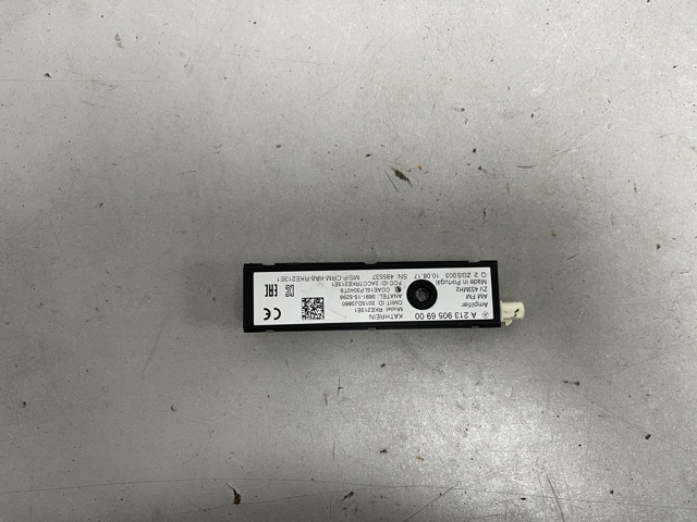 Підсилювач сигналу антени A2139056900 MERCEDES