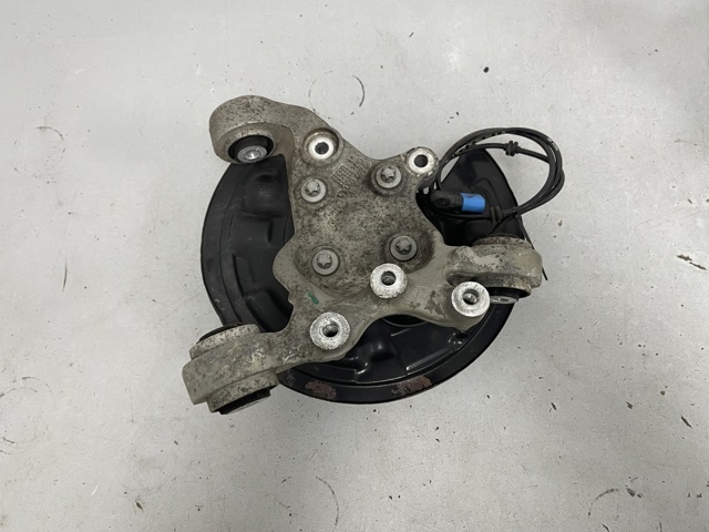Цапфа поворотного кулака A2463503541 MERCEDES