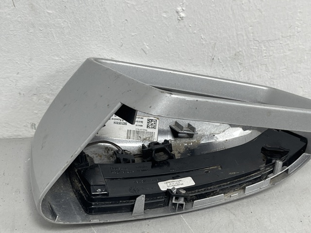 Накладка дзеркала заднього виду, права A2468110260 MERCEDES