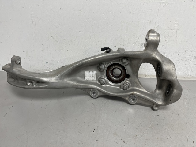 Цапфа поворотного кулака A2973320700 MERCEDES