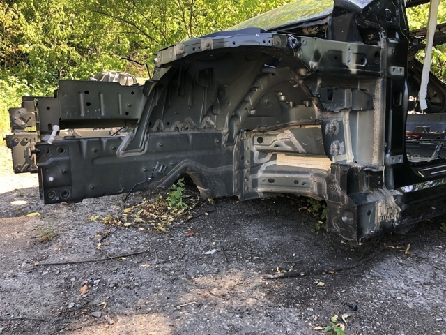 Чверть передня ліва A2976204102 MERCEDES