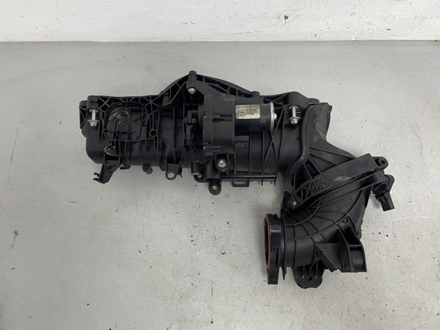Колектор впускний A6540903500 MERCEDES