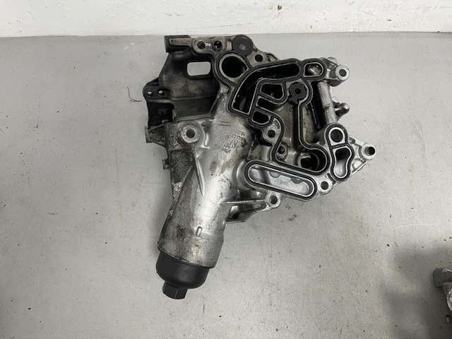 Корпус масляного фільтра A6541805700 MERCEDES