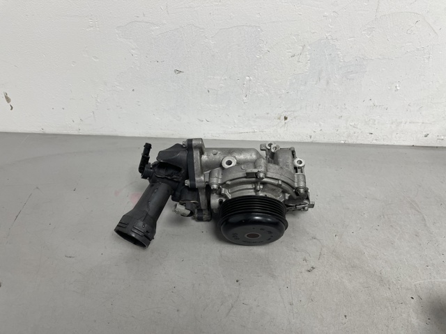 Помпа водяна, (насос) охолодження, в зборі з корпусом A6542002300 MERCEDES