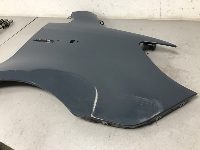 Переднє праве крило A9108810100 MERCEDES
