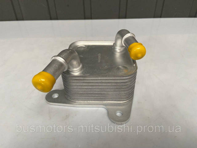 Радіатор масляний 1240A100 MITSUBISHI