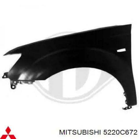 Переднє праве крило 5220C672 MITSUBISHI