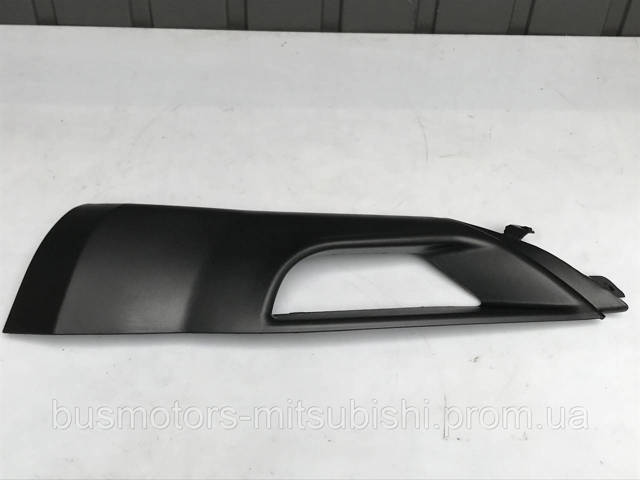 Переднє ліве ікло бампера 6400A469 MITSUBISHI