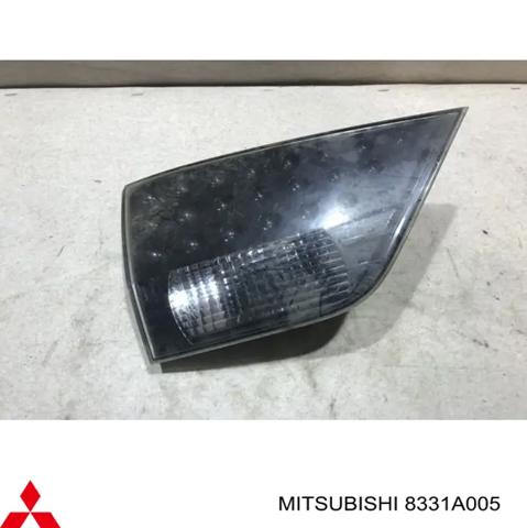 Стоп задній 8331A005 MITSUBISHI