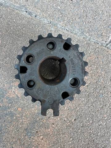 Фланець шестерні розподільного валу 03L130238A VAG
