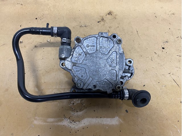 Насос вакуумний 03L145100 VAG