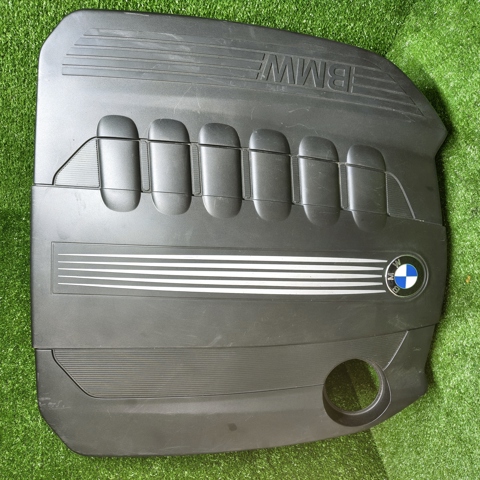 Кришка двигуна декоративна 13717800575 BMW