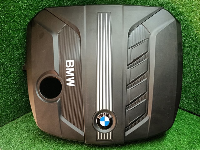 Кришка двигуна декоративна 13717802847 BMW