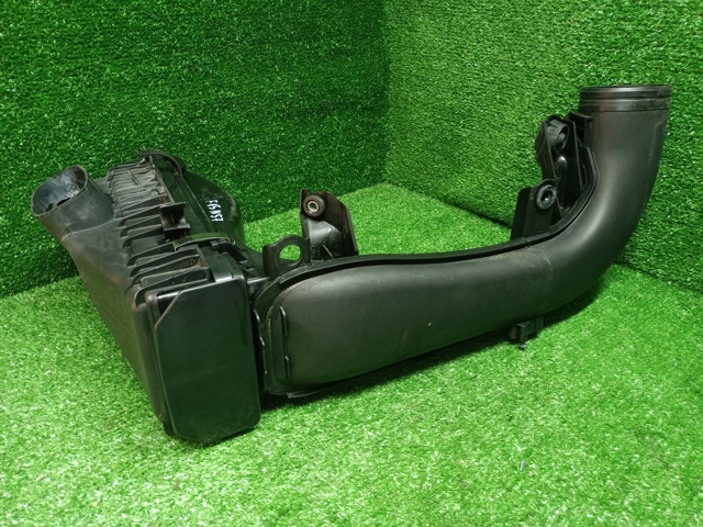Корпус повітряного фільтра 13718573869 BMW