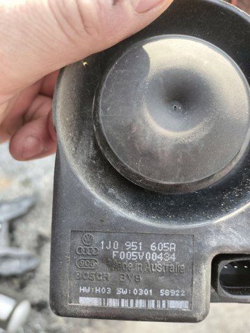 Сирена протиугінною системи 1J0951605A VAG