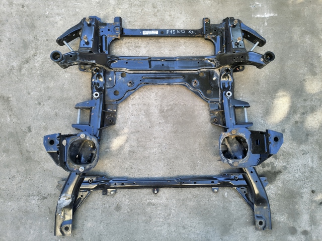 Підрамник передній 31116866689 BMW