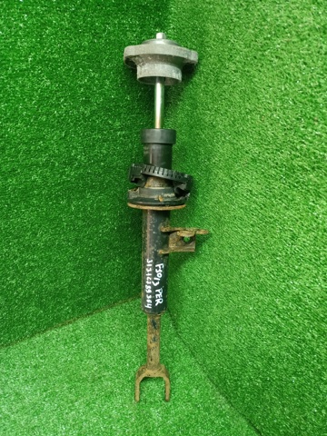 Стійка передня права 31316789364 BMW