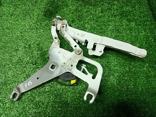 Петля капота, права 41007381782 BMW