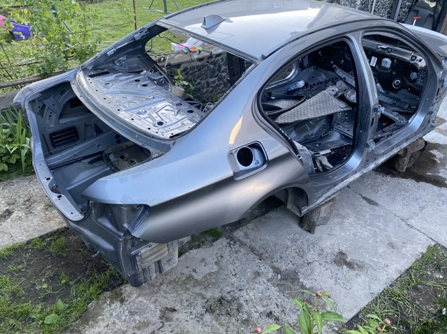 Бічна частина задні праві 41217240488 BMW