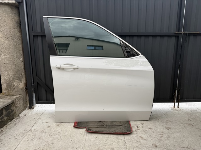 Дверка передня права 41517386738 BMW