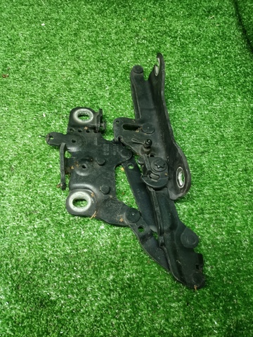 Шарнір капота правий 41617286344 BMW