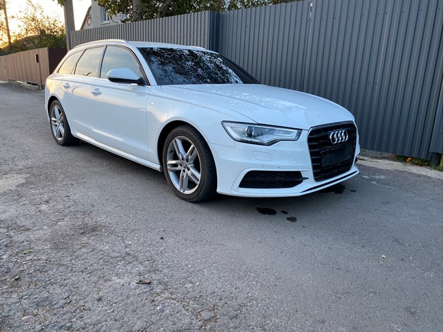 Шарнір капота правий 4G8823302E VAG