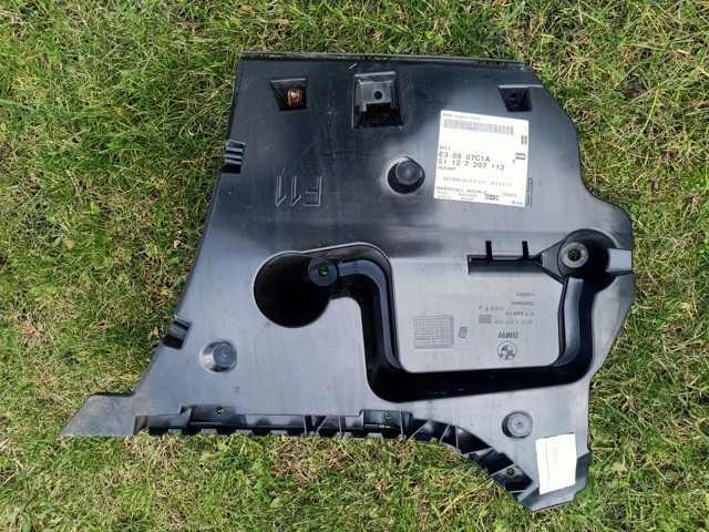 Кронштейн бампера заднього, правий 51127207112 BMW
