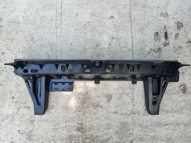 Кронштейн бампера заднього, центральний 51127294391 BMW