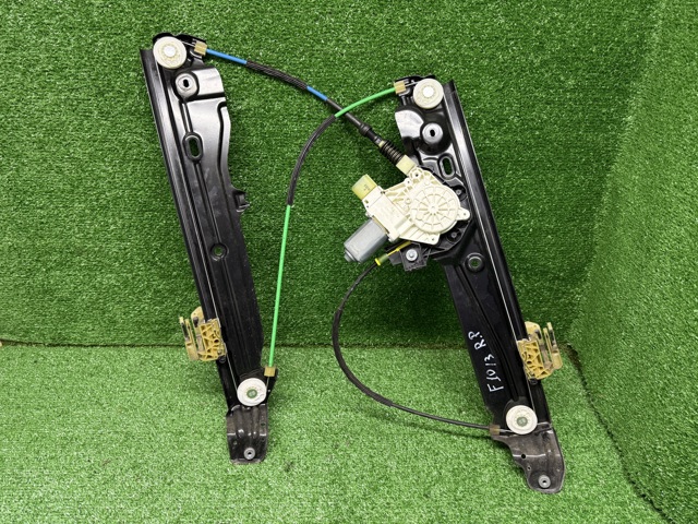 Склопідйомник передньої правої двері 51337182132 BMW