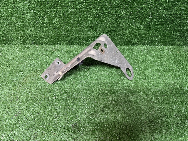 Кронштейн кріплення захисту двигуна 51717188835 BMW