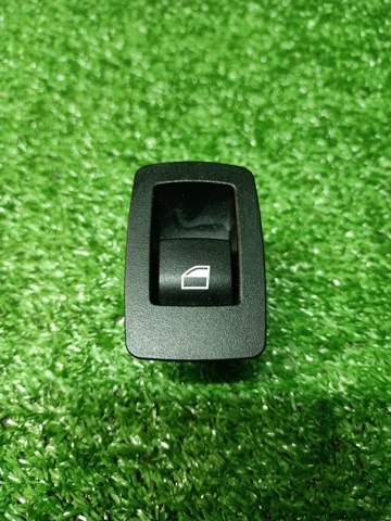 Кнопка підйомника задніх стекол 61319208106 BMW